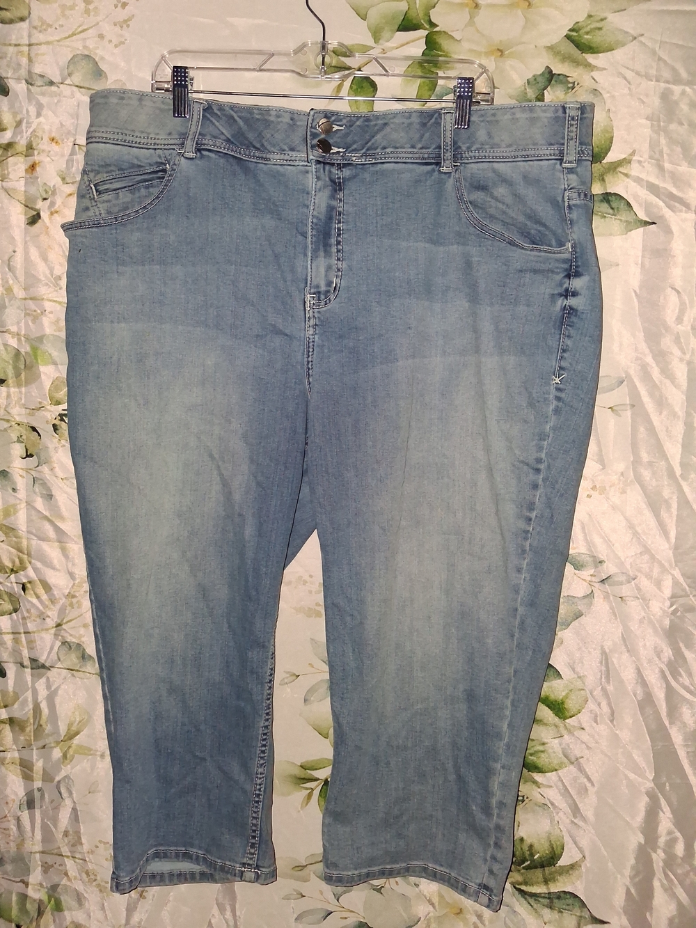 ($3Bundled) Lane Bryant Capri Jeans